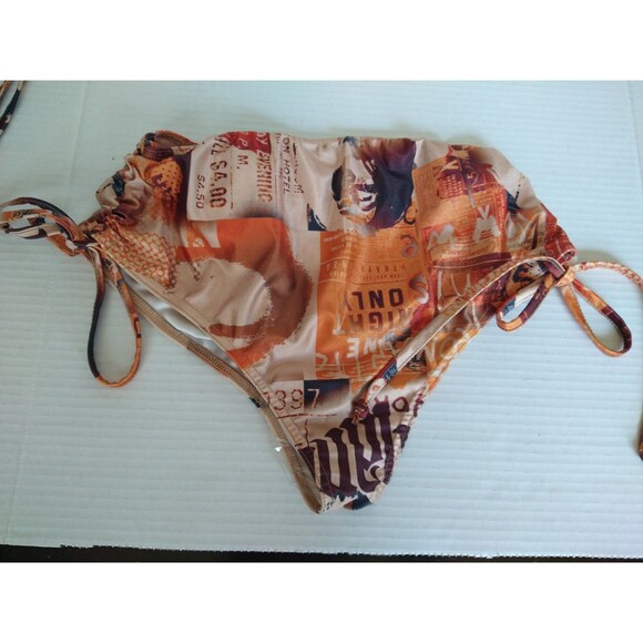 NWT Pretty Little Thing Bikini Top 10 Bottom 8 orange newspaper print ruched tie - Picture 4 of 12